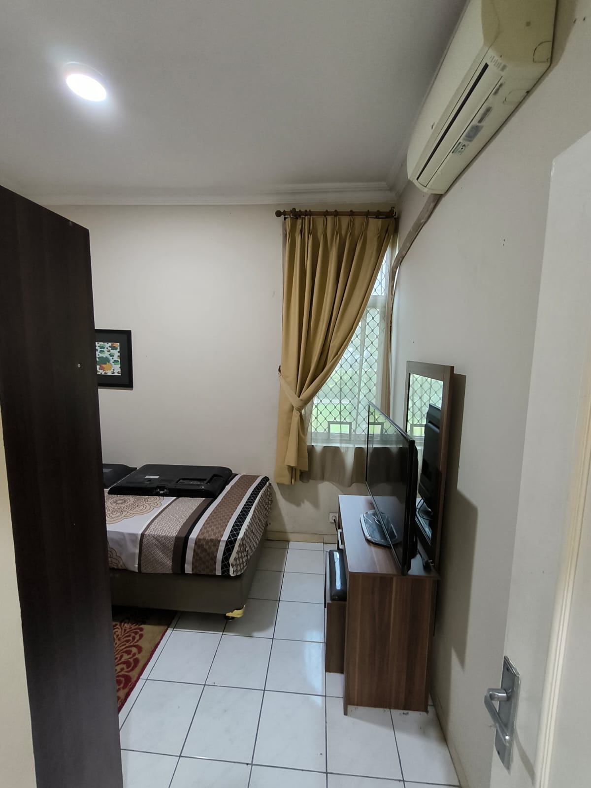 Disewakan Apartemen Crown Court Fully Furnished di Lippo Cikarang